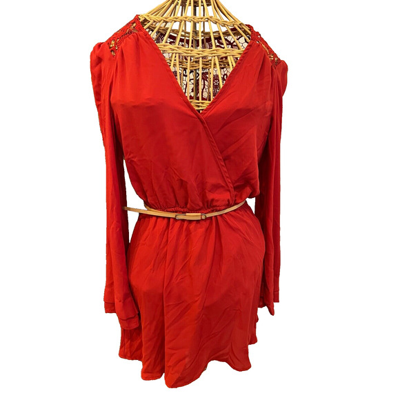 GIANNI BINI SIZE S Red Dress Accent Sleeves and Lace Shoulders Belt Very Pretty! - Picture 1 of 2